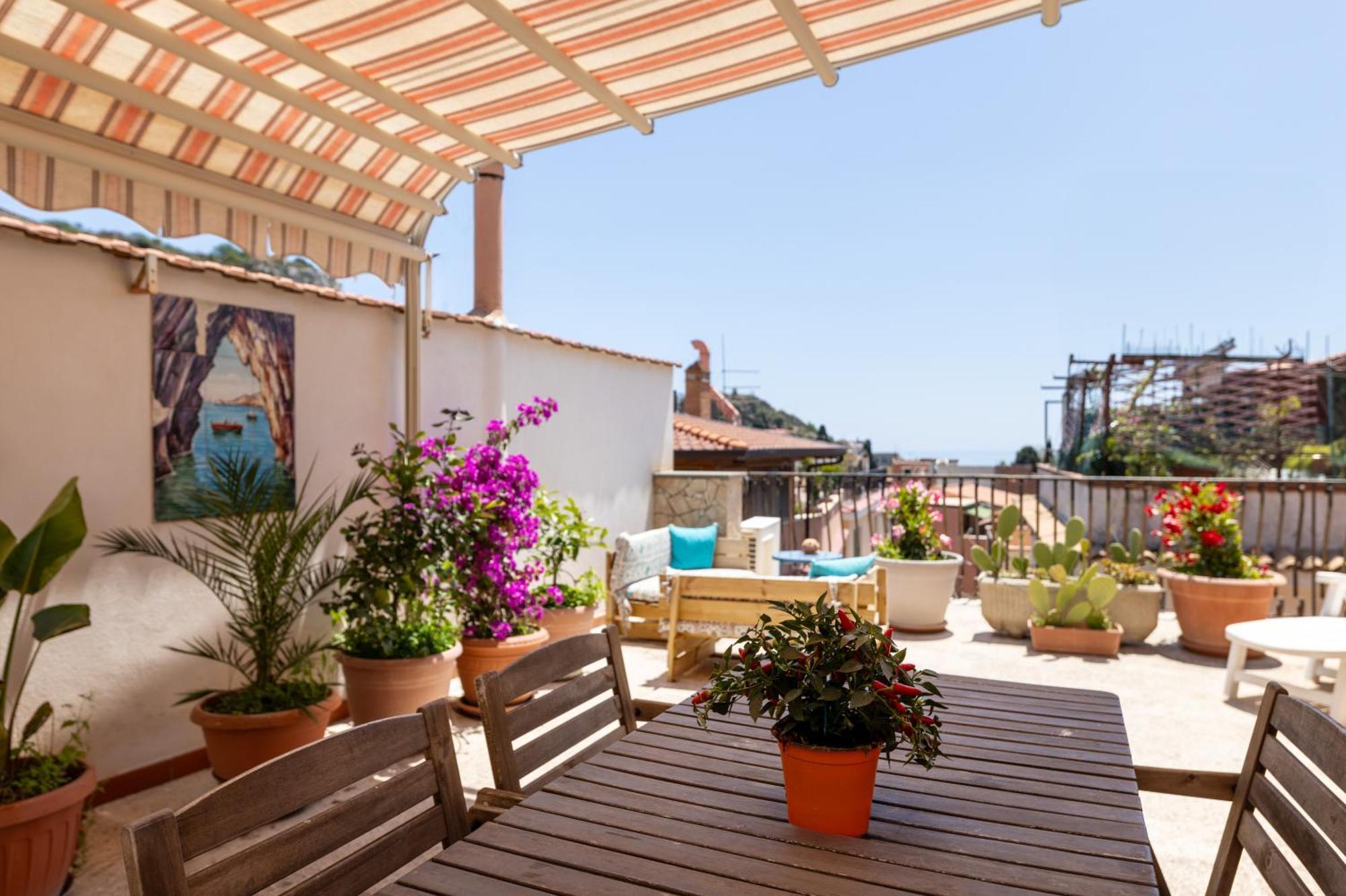 Апартаменты Medusa Exclusive Rooftop Таормина Экстерьер фото